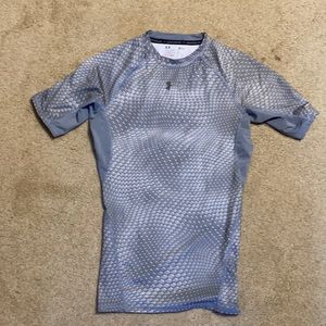 Men’s under armor compression shirt S